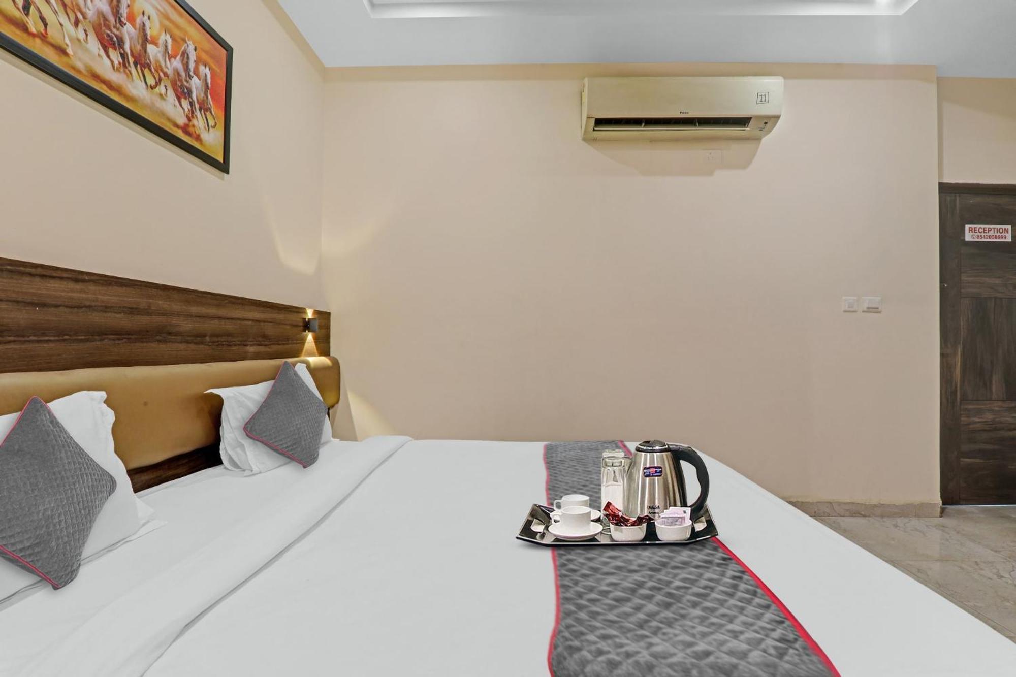 Townhouse 1150 Hotel Dayal Palace Chinhat Экстерьер фото