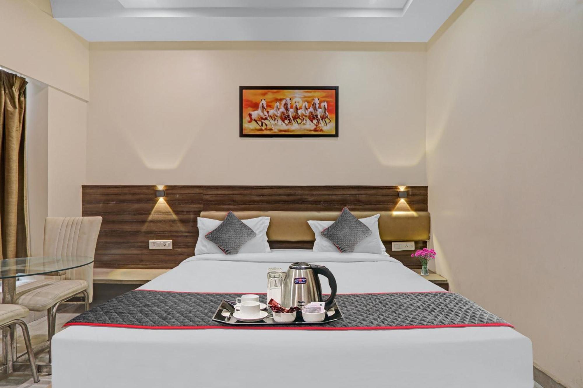 Townhouse 1150 Hotel Dayal Palace Chinhat Экстерьер фото