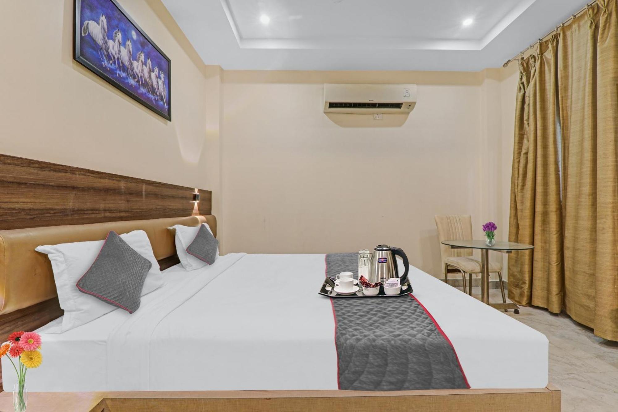 Townhouse 1150 Hotel Dayal Palace Chinhat Экстерьер фото
