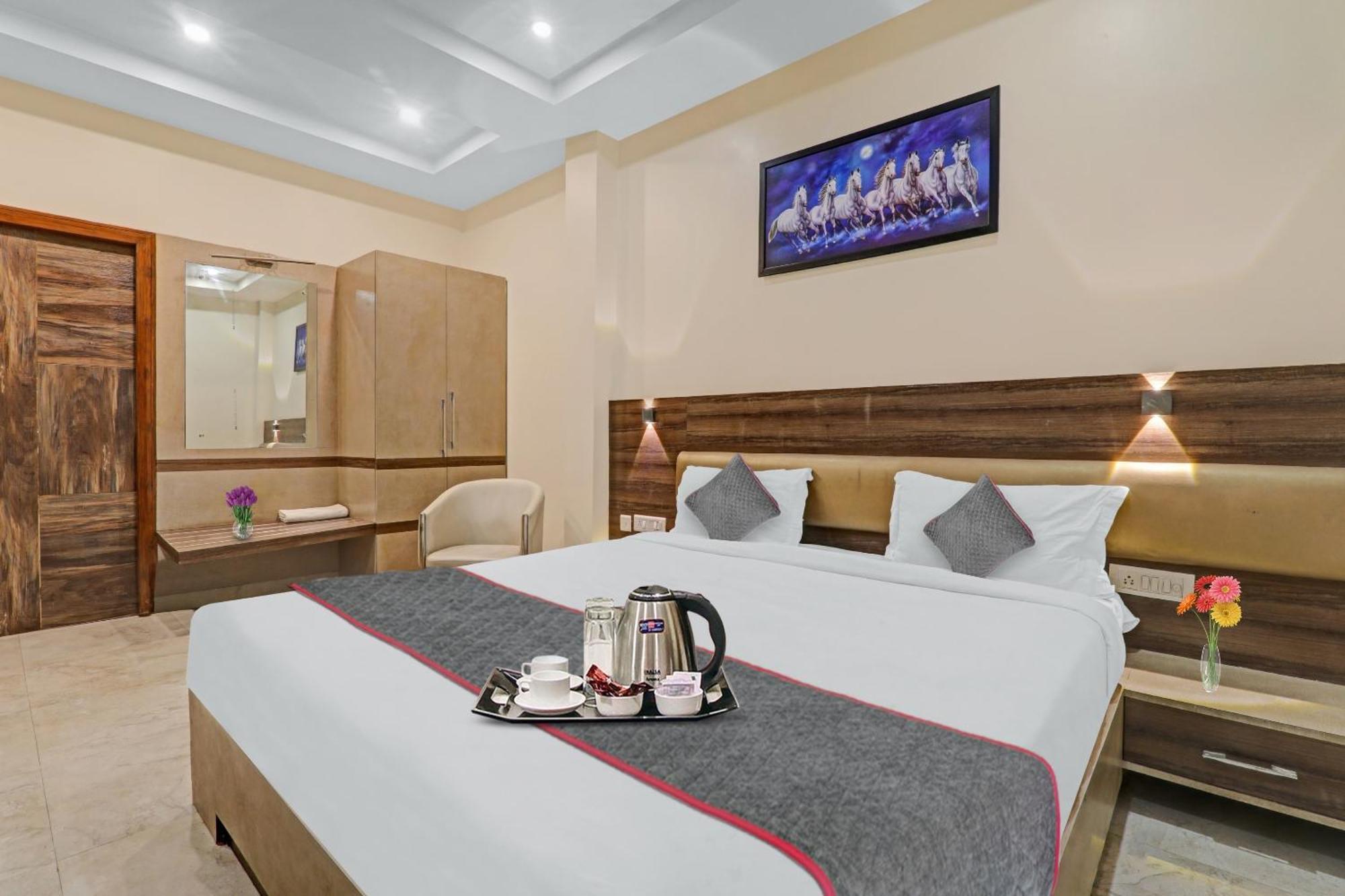Townhouse 1150 Hotel Dayal Palace Chinhat Экстерьер фото