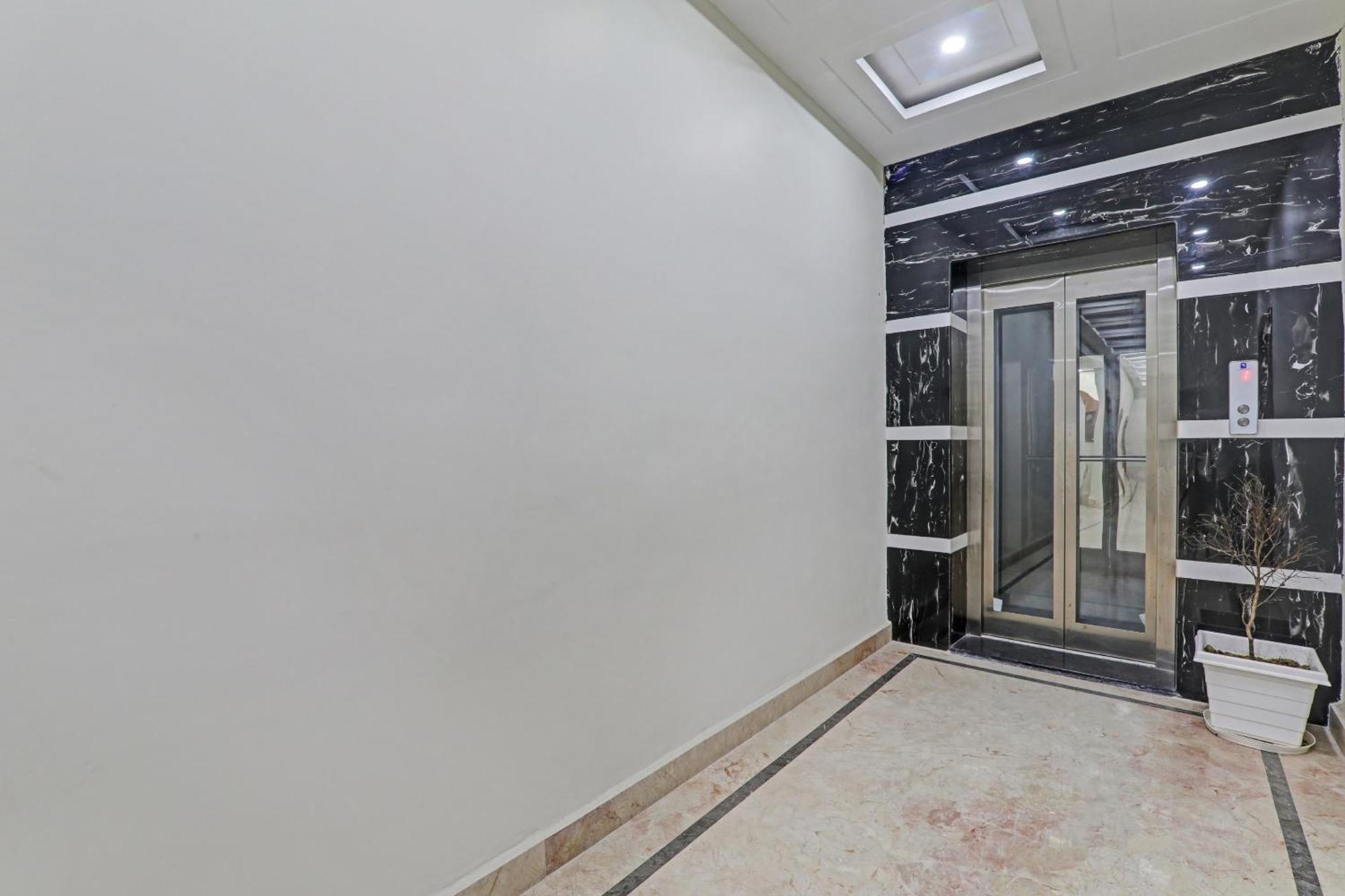 Townhouse 1150 Hotel Dayal Palace Chinhat Экстерьер фото